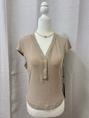 NWT Women's Short Sleeve Top in Taupe Size L